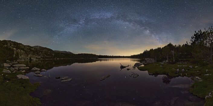 Vía láctea en el Estany de Malniu